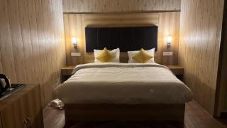 Bonfire Lakeview Treehouse - 3