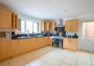 Modern 10BR Retreat Sleeps 16plus nr HS2 NEC BHX - 5