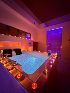 Pink Love Room privée avec jacuzzi privatif - 0