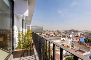 Engaging Loft with Balcony in Tabacalera - 6