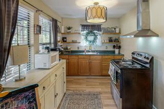 2BR Home on River with Outdoor Dining Area and Deck - 4