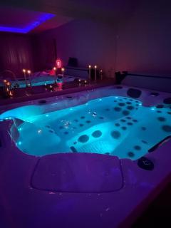 Maison avec Spa Privatif, Jacuzzi et Sauna - 1