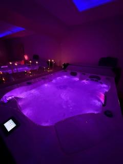 Maison avec Spa Privatif, Jacuzzi et Sauna - 4