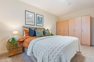 #109 Modern 3-Bed Home in Moseley - 2