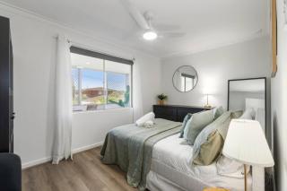 2 Bedroom Modern Haven Retreat - 2