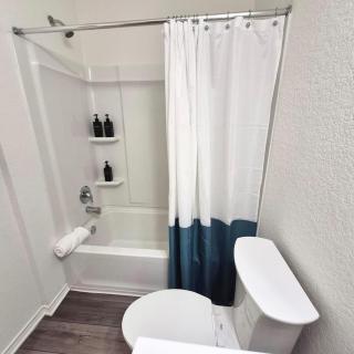 4 bed 3 bath home Near Lackland AFB and River Walk - 4