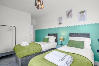 City centre FREE Parking Families and Contractors Sleeps 5 with a view - 3