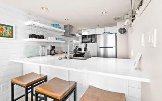 One Seagrove Place 1503 - 2