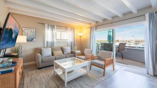 Stylish Newport Condos w Dock Access Walk to Balboa Fun Zone and Beach - 4