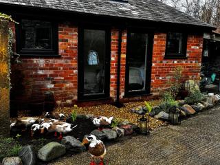 Pets- Garden- Bbq- Parking- Fireplace- Sleeps 6 - 3