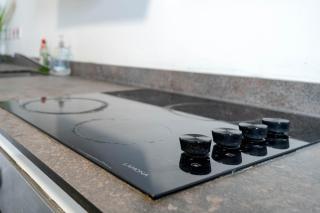 Derby Apartment, Sleeps 6, Free Parking & Close to amenities - 1