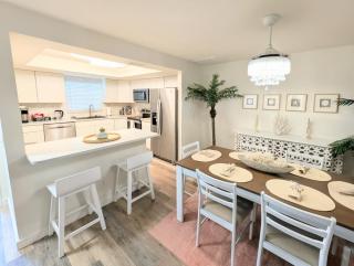 Fort Myers Coastal Retreat Hot Tub, Yard & Games - 5