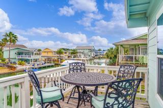 Waterfront Communal Pool Dock Pet-Friendly - 8