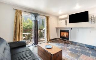 Upscale Condo near Downtown & the Deschutes - 2