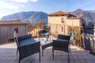 Bright Apartment with Terrace and Lake View Mont Isola - 6