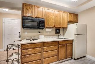 Pet Friendly Cottage on the River near Downtown - 9