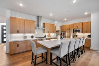 Apres Retreat 5br 3.5ba hot tub sleeps 14 BBQ - 9