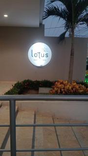 Modern & Cozy Apartment Near the Beach - 0