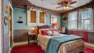 Schuster Mansion Bed & Breakfast - 1