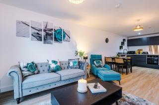 Prestige Point Stylish City Apartment In Liverpool - 1