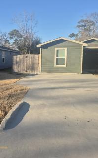 Modern 3BR and2BA Houston Retreat with Private Yard - 0