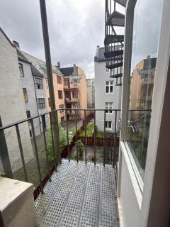 Central high-ceiling apartment by Johannes Church - 5