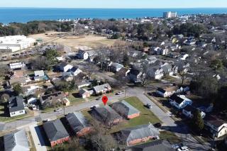 Minutes from the Beach! Navy Base and fishing pier! - 9