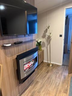 Gorgeous Serenity 2 and lovely Serenity 1 are 3 bedroom 2 bathroom caravans - 6