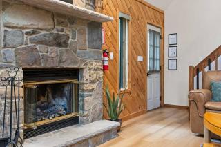 Poconos Lake Retreat - Beach, Boats and Outdoor Fun - 3