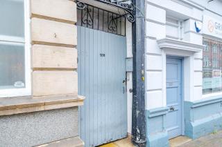 Derby Studio, Sleeps 4, Free Parking & Close to amenities - 2