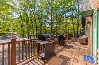 Poconos Lake Retreat - Beach, Boats and Outdoor Fun - 5