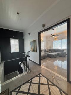 Sib's Crystal Charm The Coziest in Town - 4