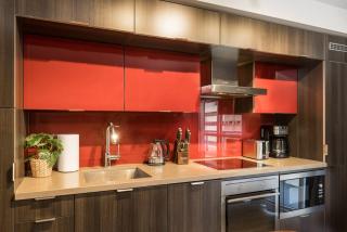 Modern 1BR Retreat with Balcony & Parking - 2