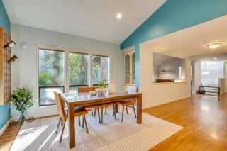 Luxe Redmond Family Home Sauna, Solarium and Creek - 3