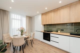 Designer 1 5BR - Balcony stunning sunrise Park Views - GrandStay md standards - 0