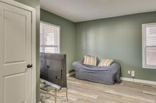 Nurse-Ready Kansas City Townhome Near Hospitals - 5