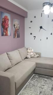 Современная и комфортная квартира с гостиной и спальней рядом с центром и цирком - 8