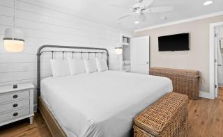 Latitude 29 Unit 22 - 5