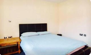 Cardiff City Centre Apartment - 1