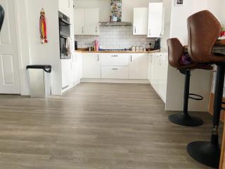 Contractor Accommodation near Universal Studios Site - Long Stays Welcome - 3