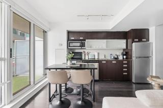 Modern 1BR in Liberty Village Walk Score 90 - 8