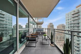 Modern 1BR in Liberty Village Walk Score 90 - 7