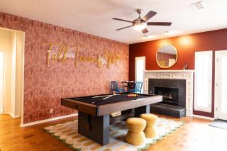 Sparkling Pool Hot Tub Game Room Kids Area - 8