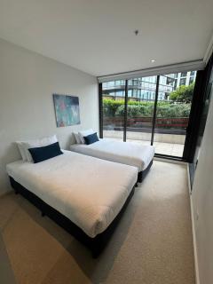 Wyndel Two Bedroom Courtyard Apartment - 1