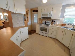 Jamaica Bay Retreat w Resort-Style Amenities - 4