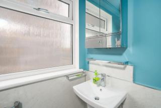 Premium 2Beds Sleeps4 very short walk to the Beach with Free Parking - 2