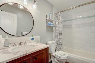 Elegant Second-Floor Condo Near Downtown Bend - 5