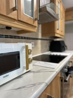 Comfortable Stay with Free Parking - 1