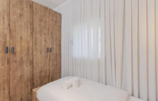 O v a d i a A - עובדיה A - Jerusalem - 2