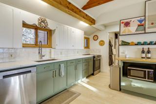 Private 3-Acre Beach! Family Retreat in Freeland - 2